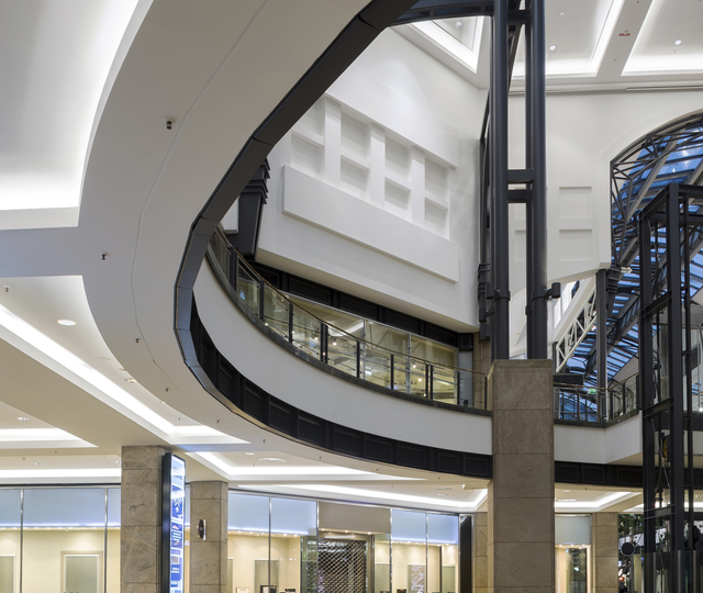 Shop lighting places particularly high demands on realistic color rendering, attractive displays and high flexibility. Picture: LEDVANCE